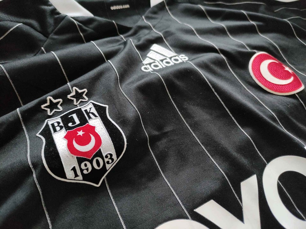 14 - Besiktas JK - Guti