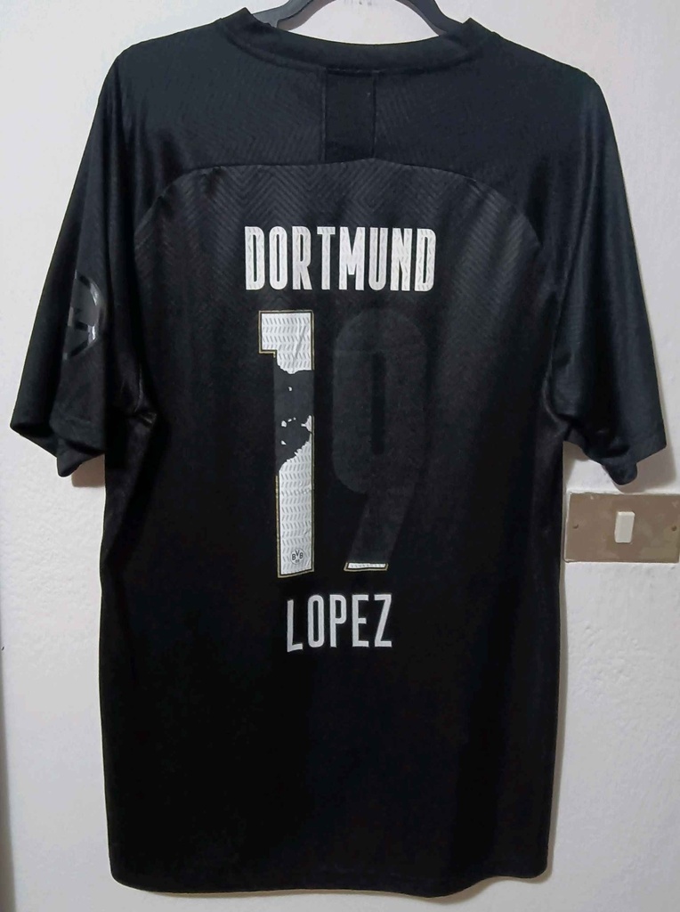 19 - Borussia Dortmund - A.Lopez
