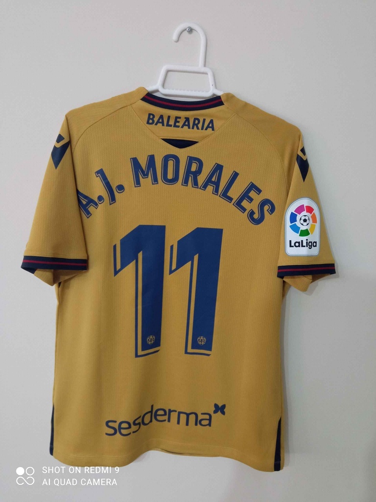11 - Levante U.D - A.J. Morales