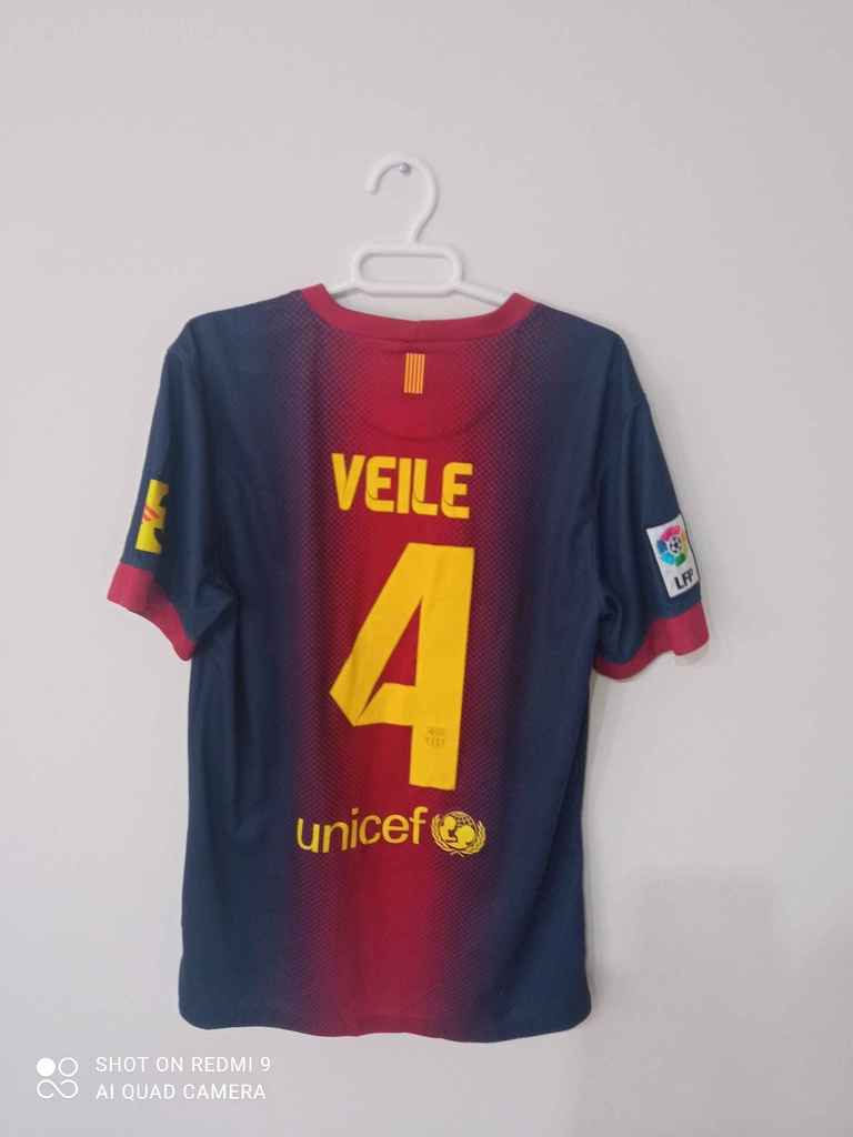 4 - FC Barcelona - VEILE