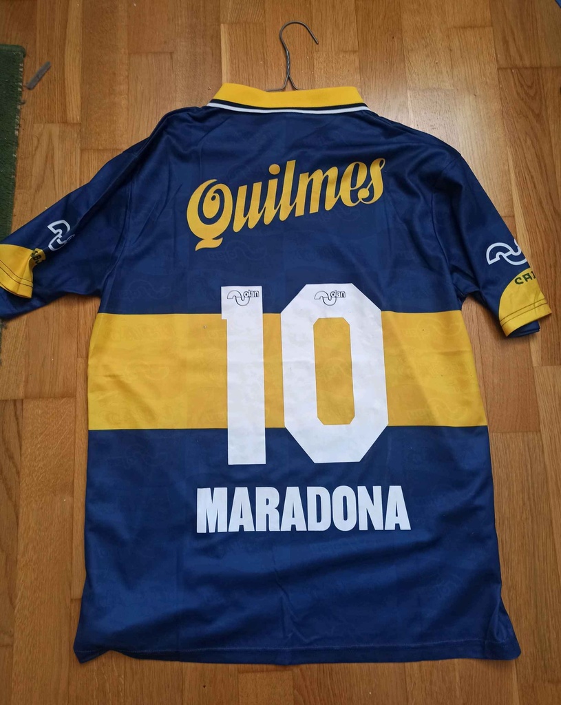 10 - Boca Juniors - Diego Armando Maradona