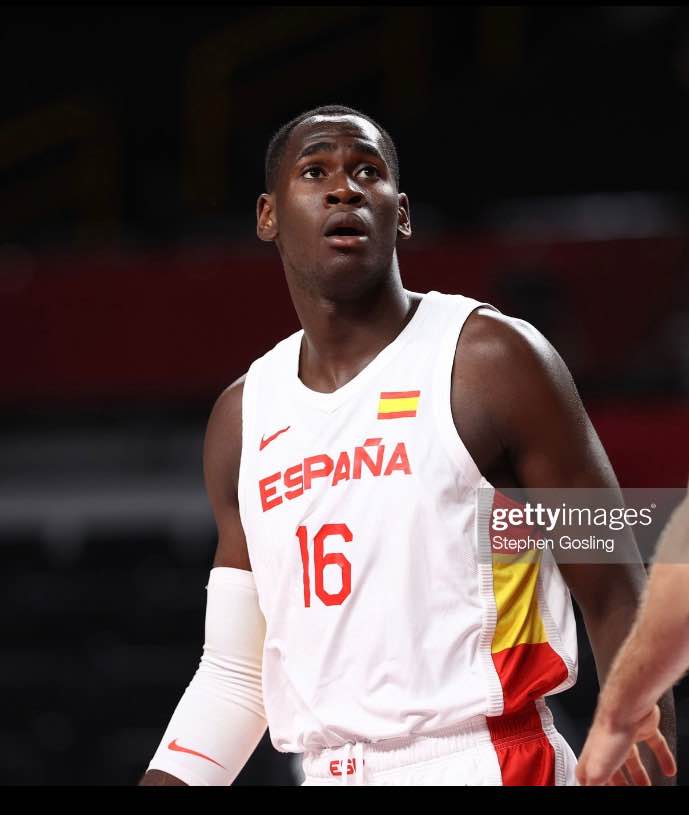 16 - Selección española - Garuba