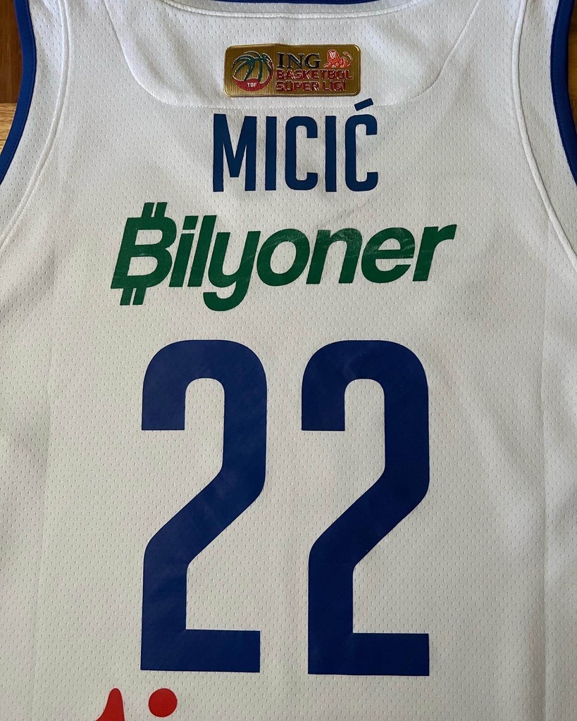22 - Anadolu Efes - Micic