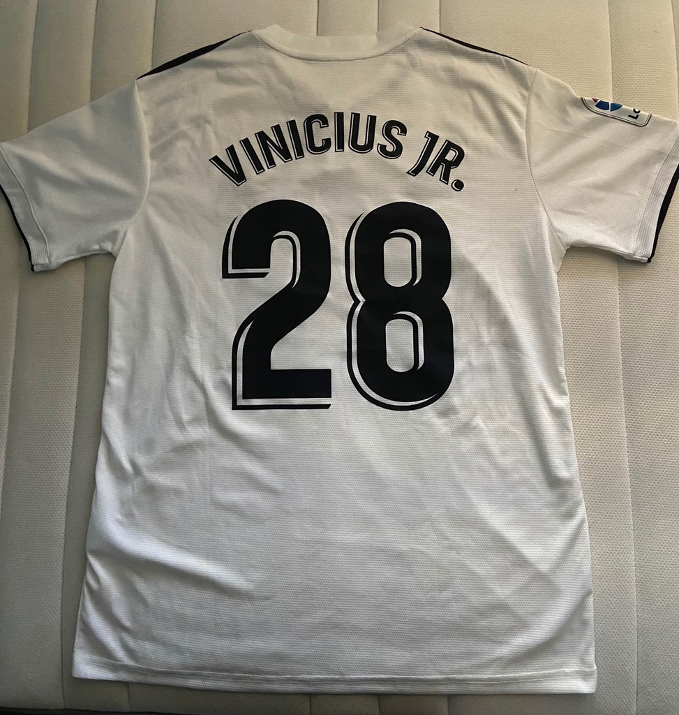 28 - Real Madrid - Vinicius Jr.