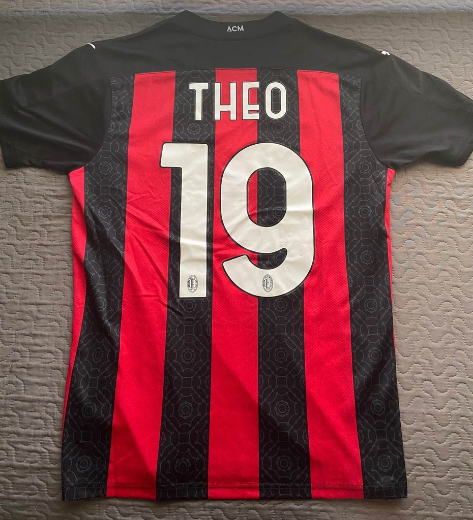 19 - AC Milan - Theo