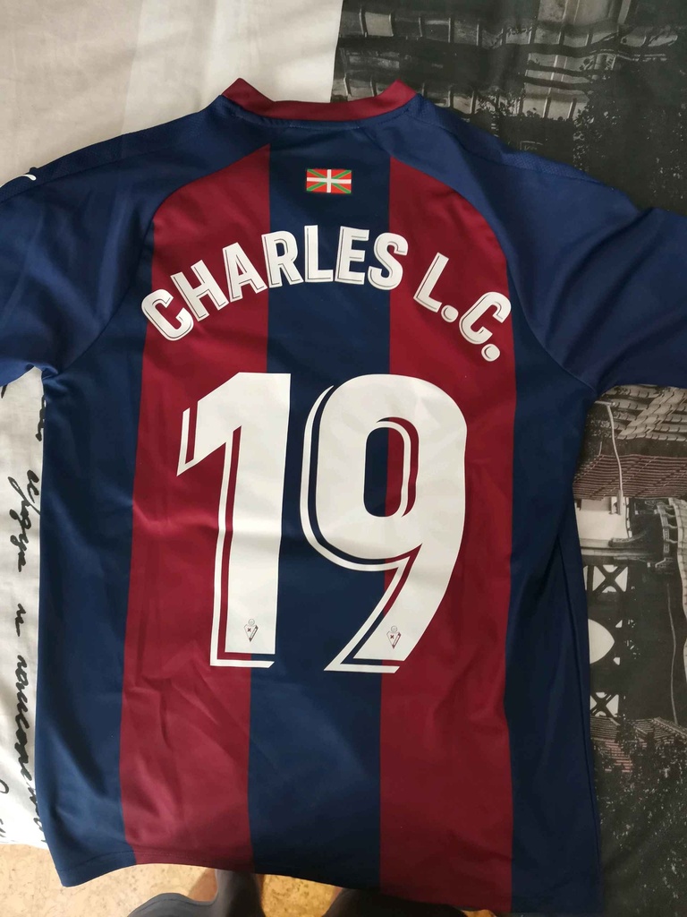 19 - Eibar - Charles L. C.