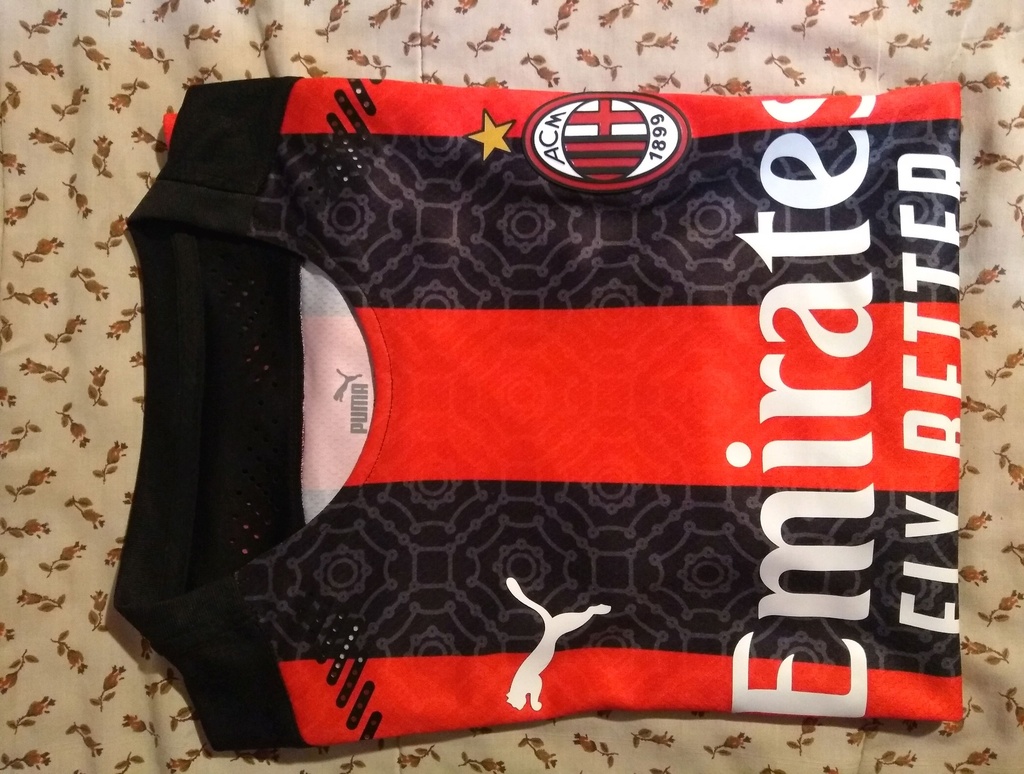Camiseta sin nombre