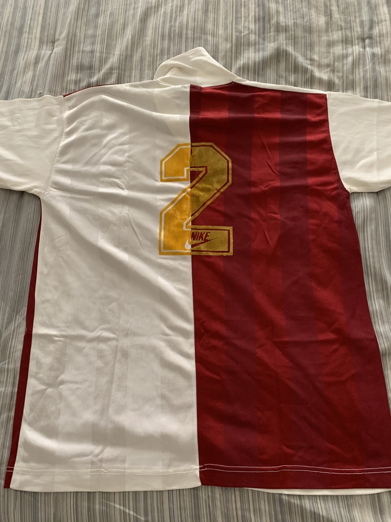 2 - Larissa