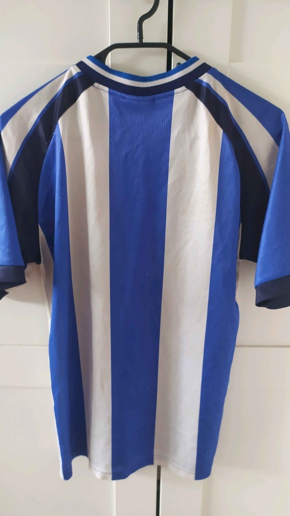 Camiseta sin nombre
