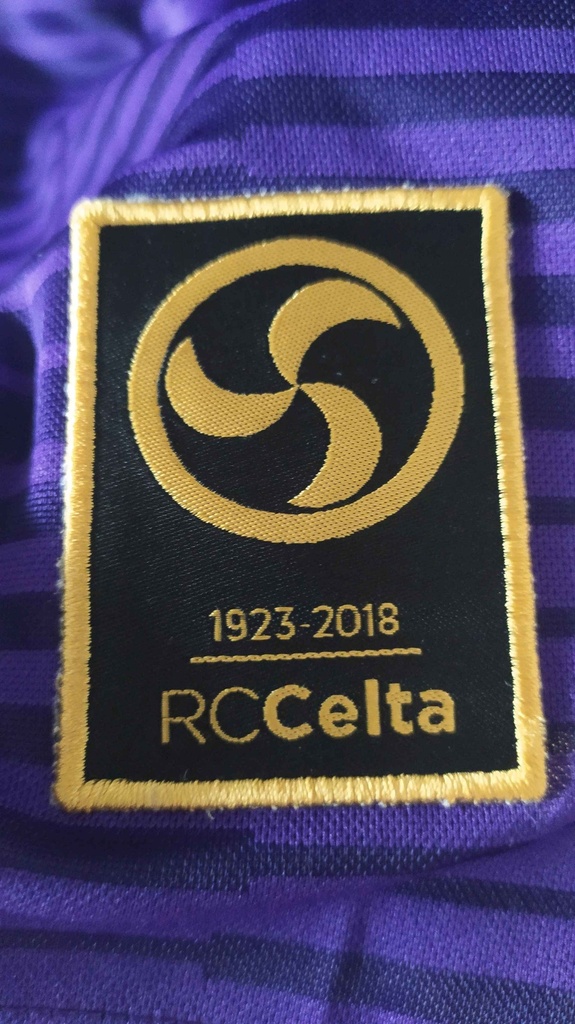 Camiseta sin nombre