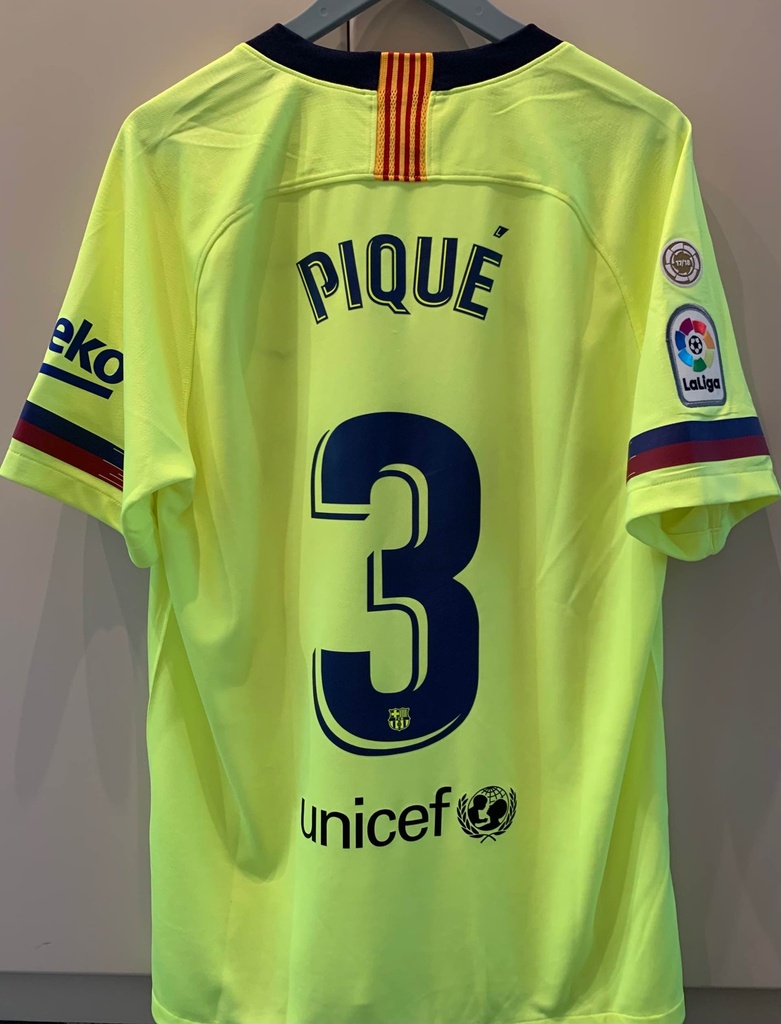 3 - FC Barcelona - Piqué