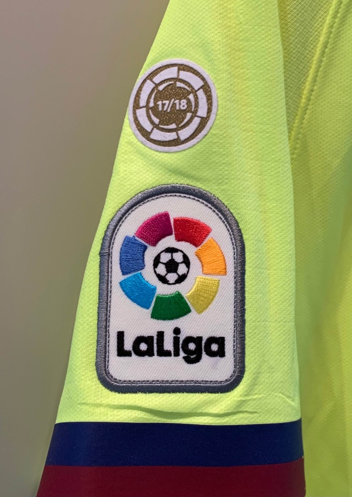 3 - FC Barcelona - Piqué