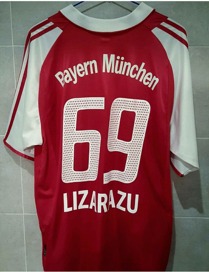 69 - FC Bayern München - Lizarazu