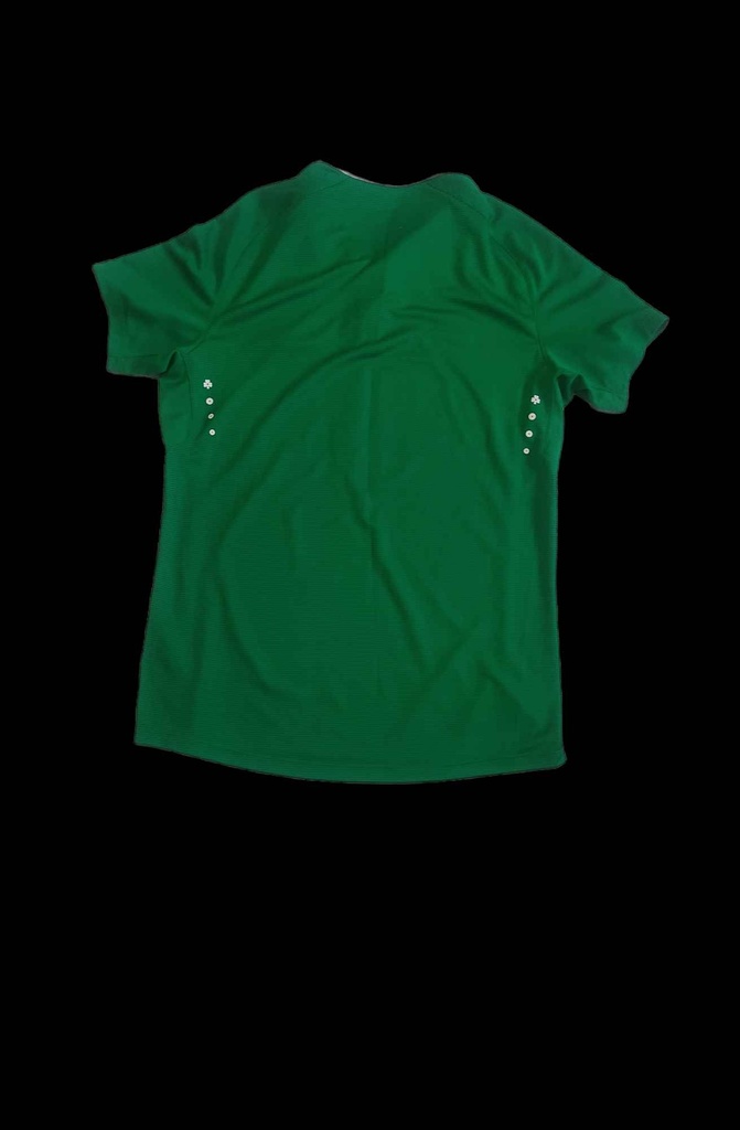 Camiseta sin nombre