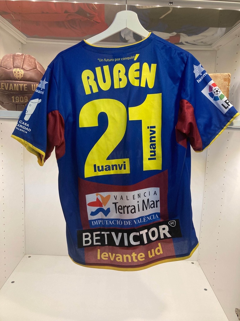 21 - Levante UD - RUBÉN