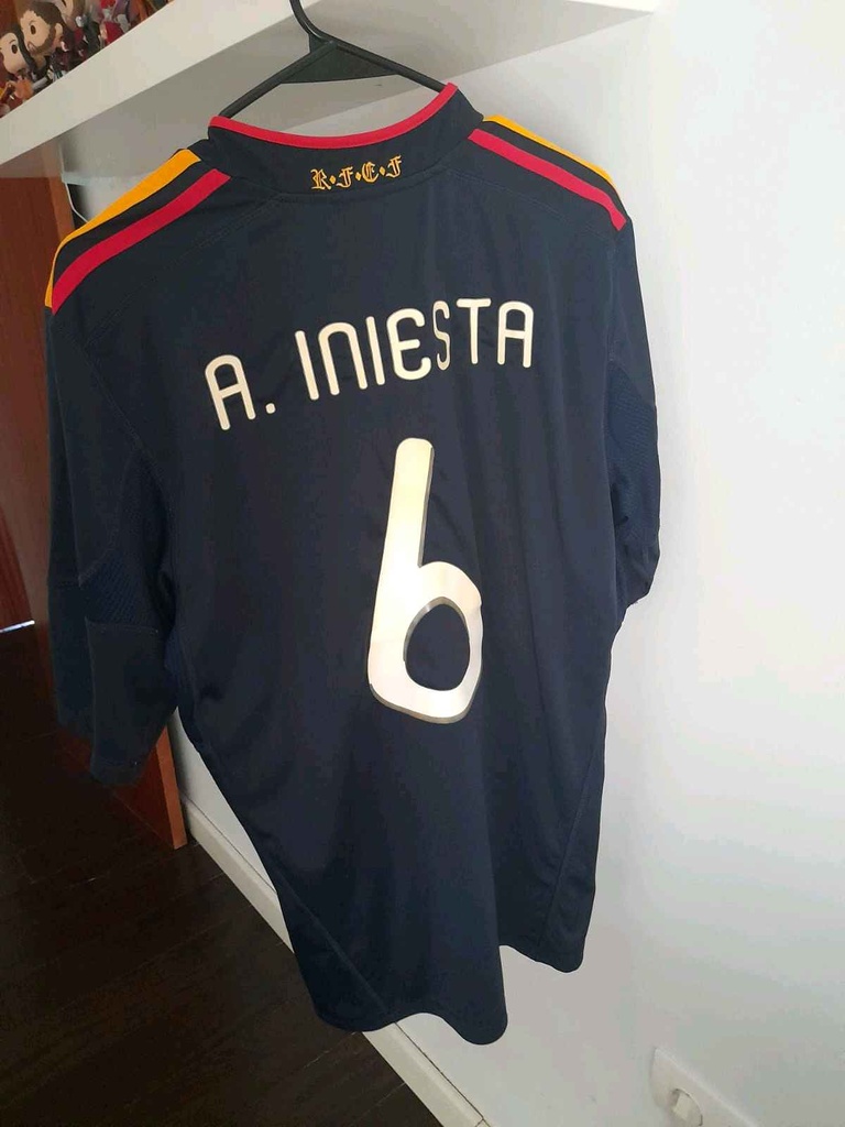 6 - España - A. Iniesta