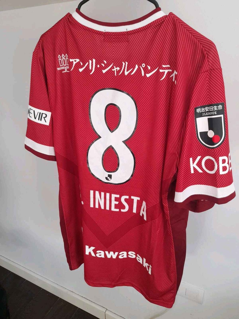 8 - Vissel Kobe - A. Iniesta