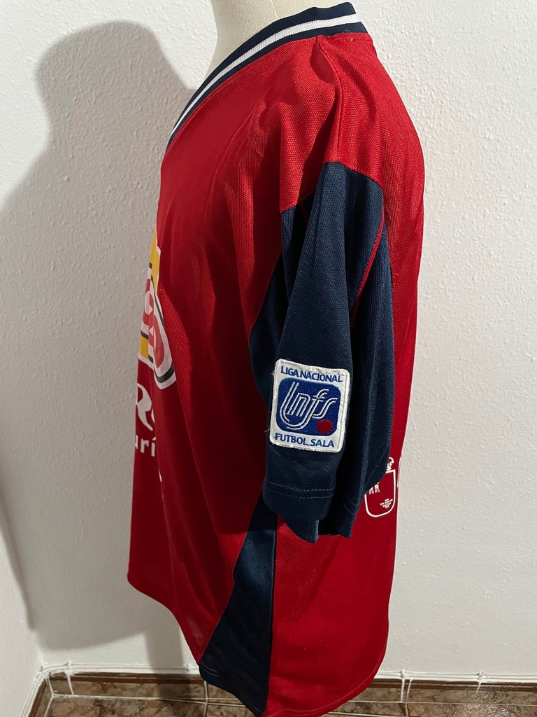 Camiseta sin nombre