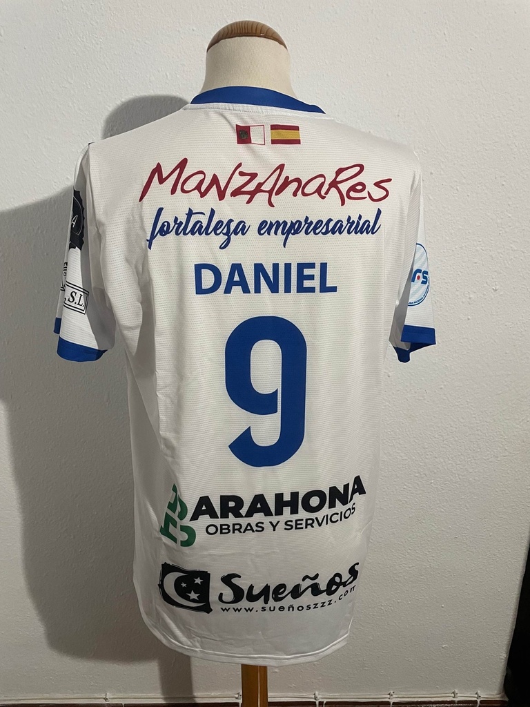 Camiseta sin nombre