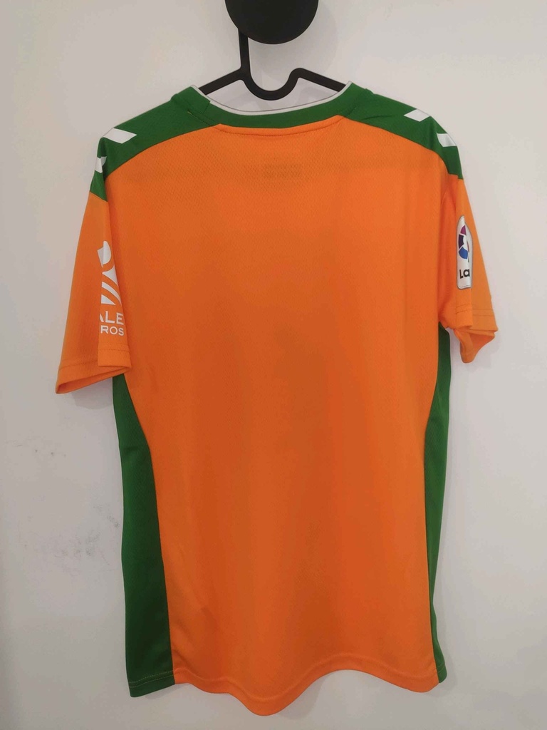 Camiseta sin nombre