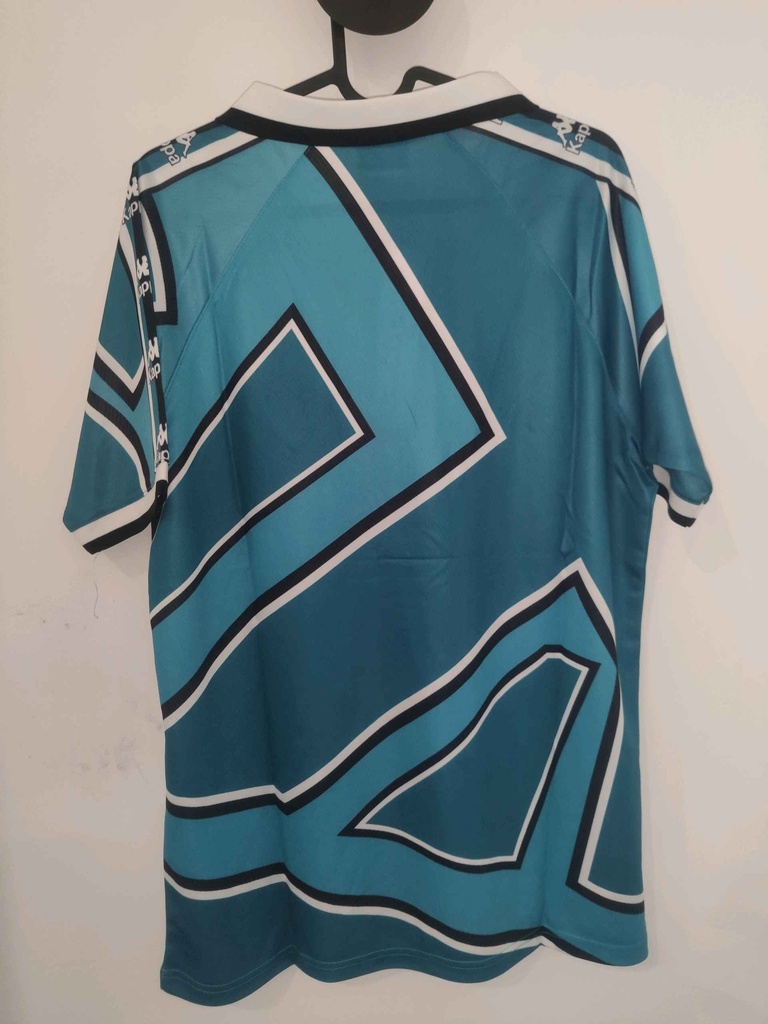 Camiseta sin nombre