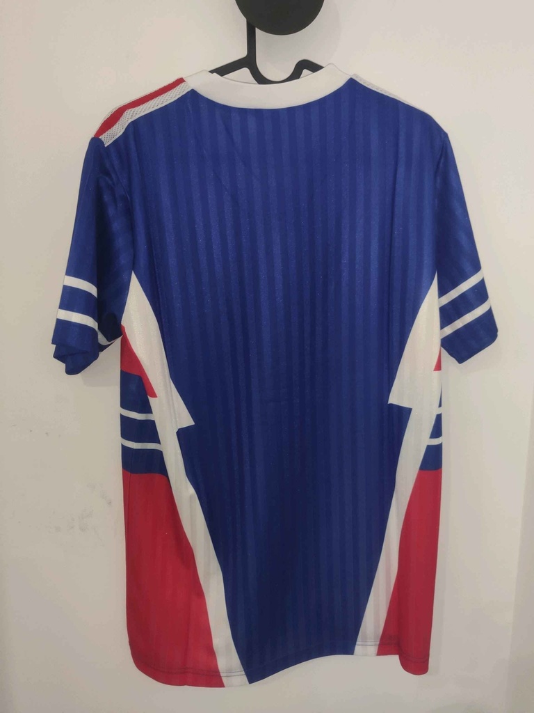 Camiseta sin nombre
