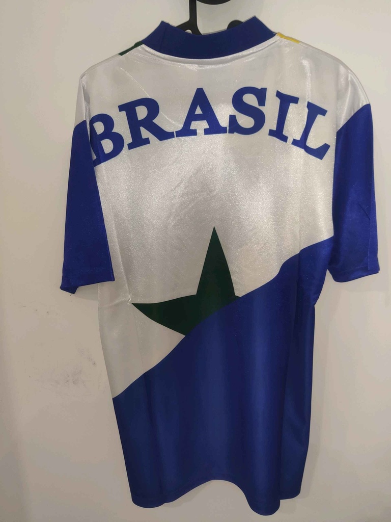 Camiseta sin nombre