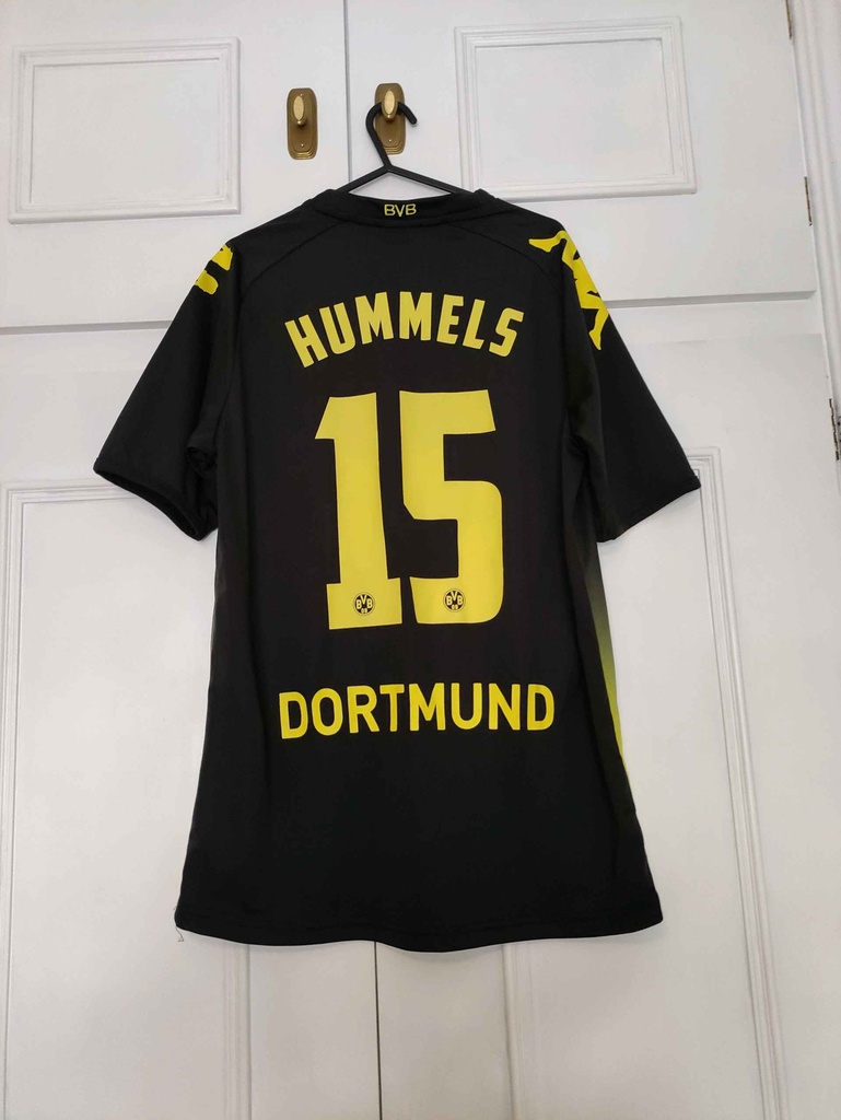 15 - Borussia Dortmund - Hummels