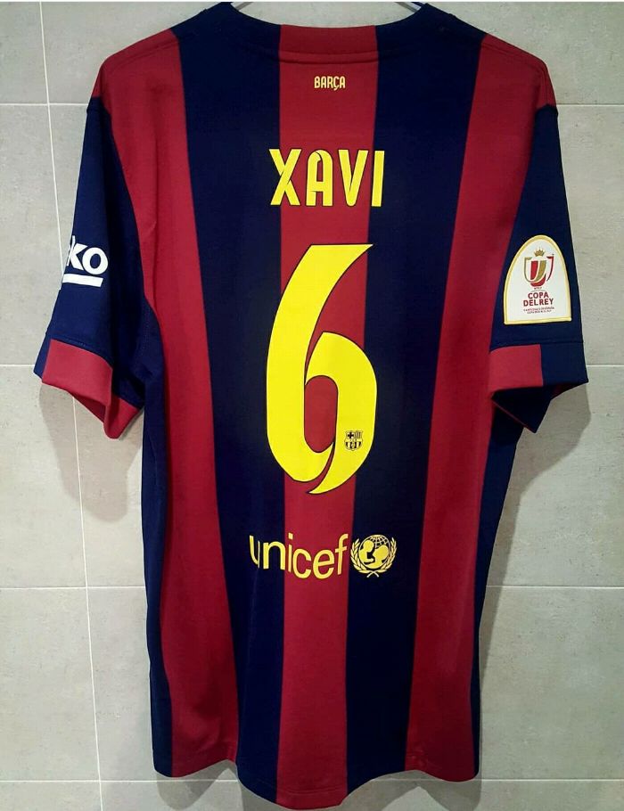 6 - FC Barcelona - Xavi