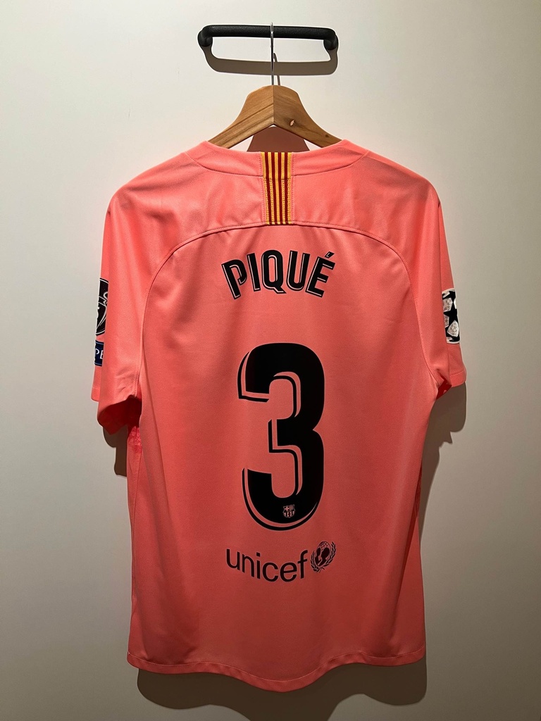 3 - Barcelona - PIQUÉ - ID18511 - img2