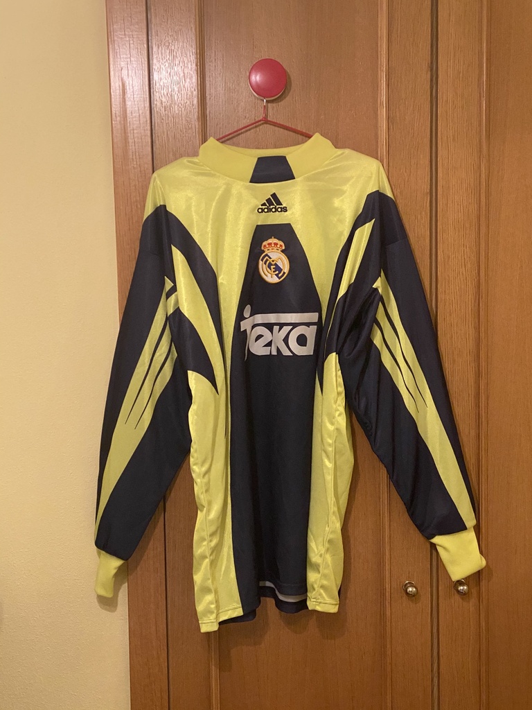 27 - Real Madrid - Casillas