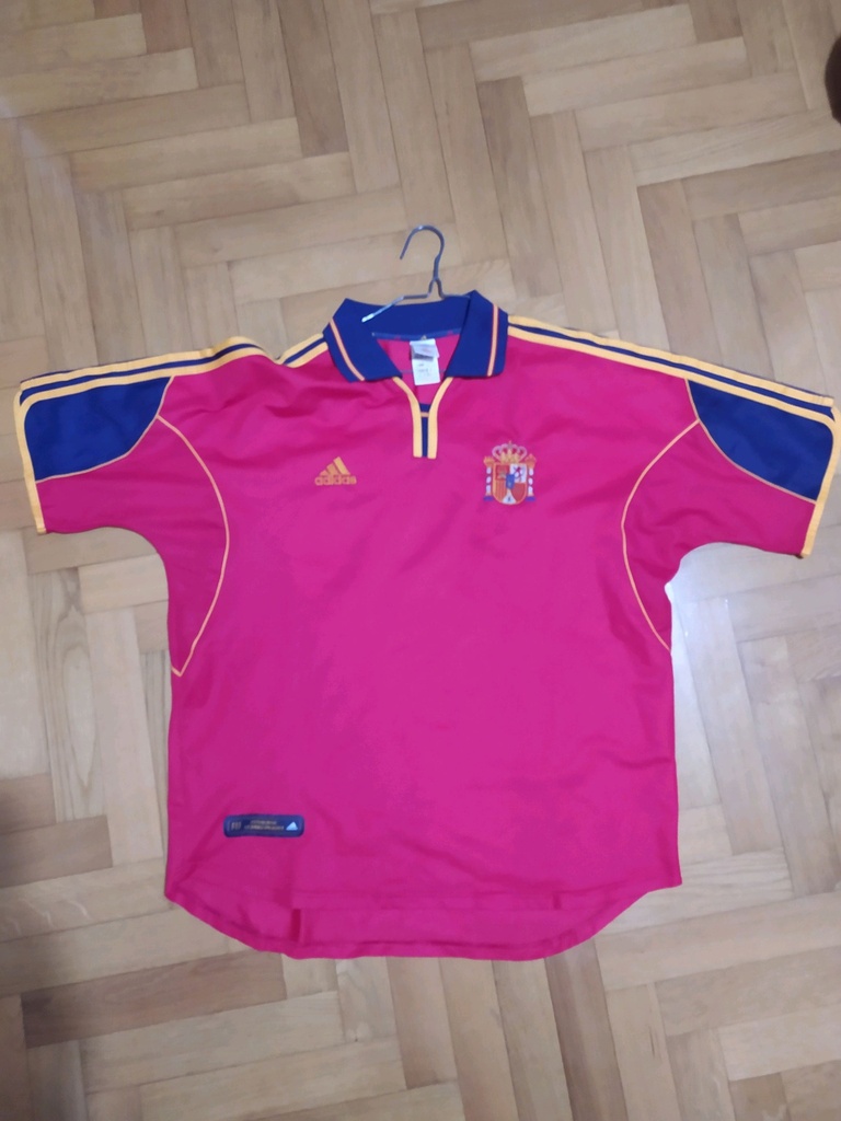 Camiseta sin nombre