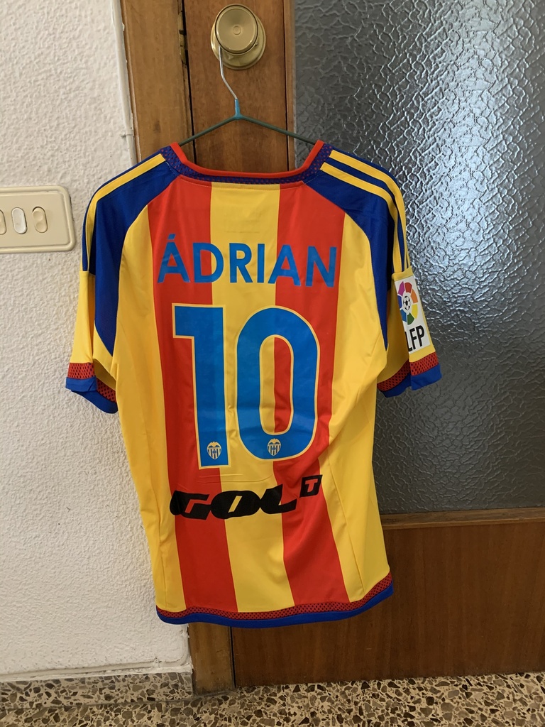 10 - Valencia CF - Ádrian