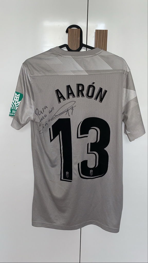 13 - Granada CF - Aarón