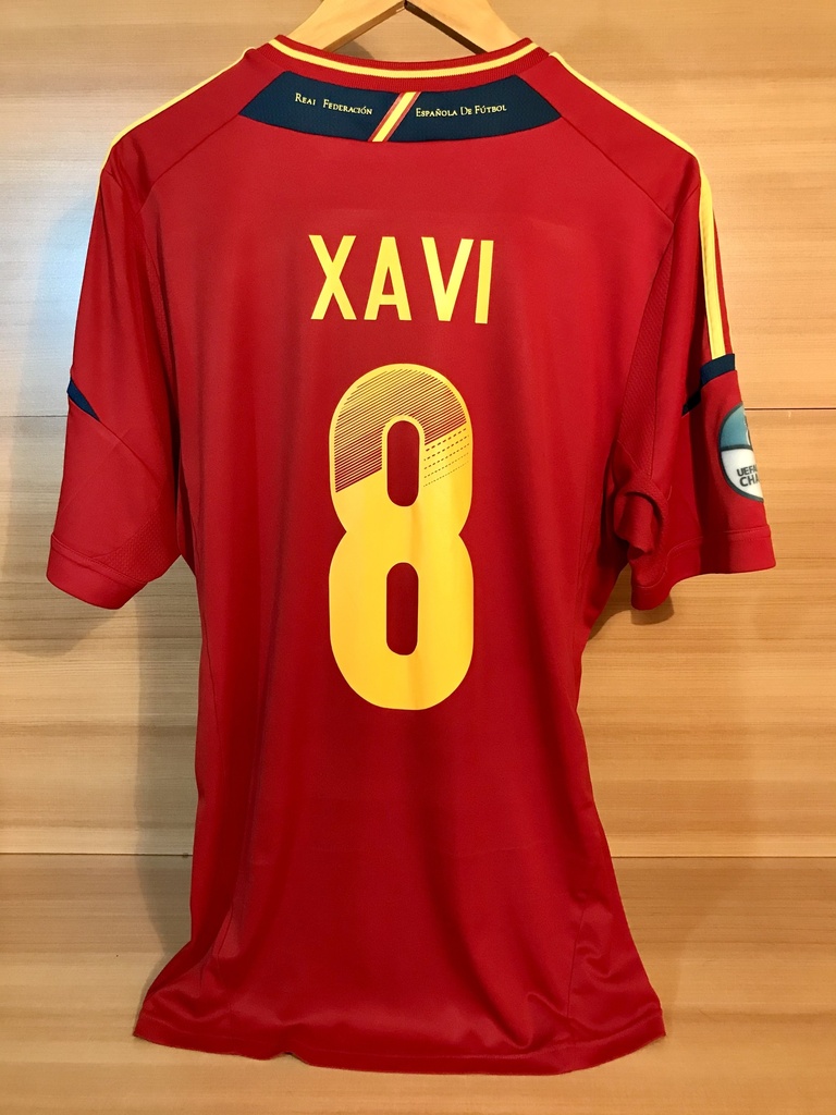 8 - Xavi