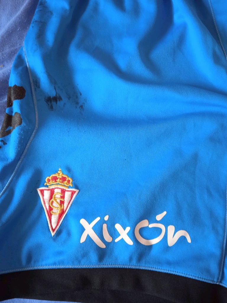25 - Sporting de Gijón