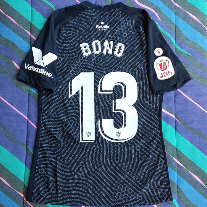 13 - Sevilla FC - BONO