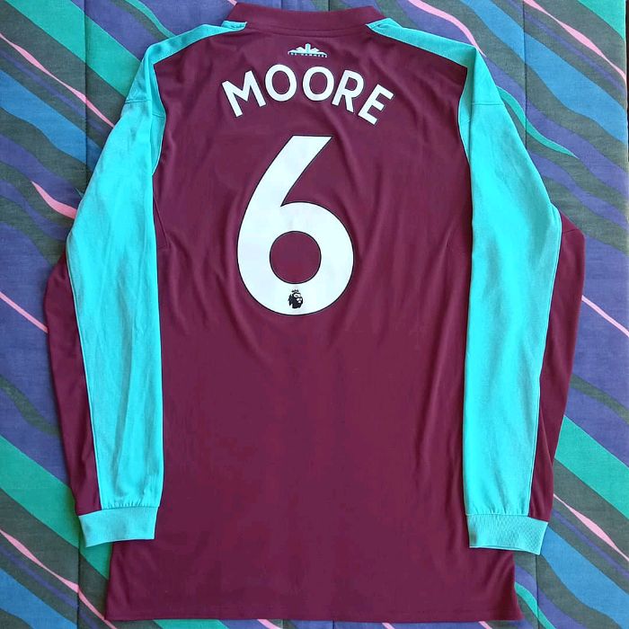 6 - West Ham United - MOORE