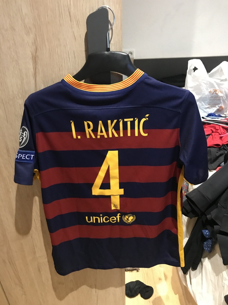 4 - FC Barcelona - I. Rákitic