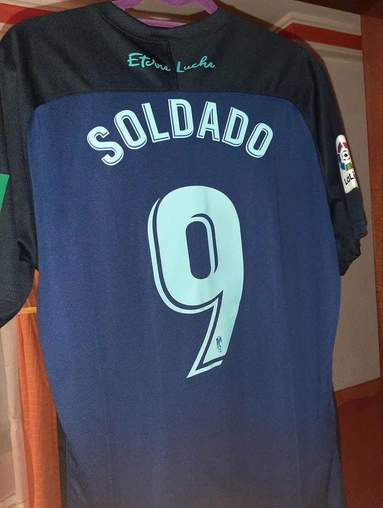 9 - Granada - Soldado