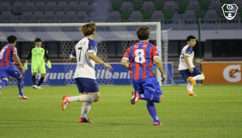 8 - Suwon FC - SISI