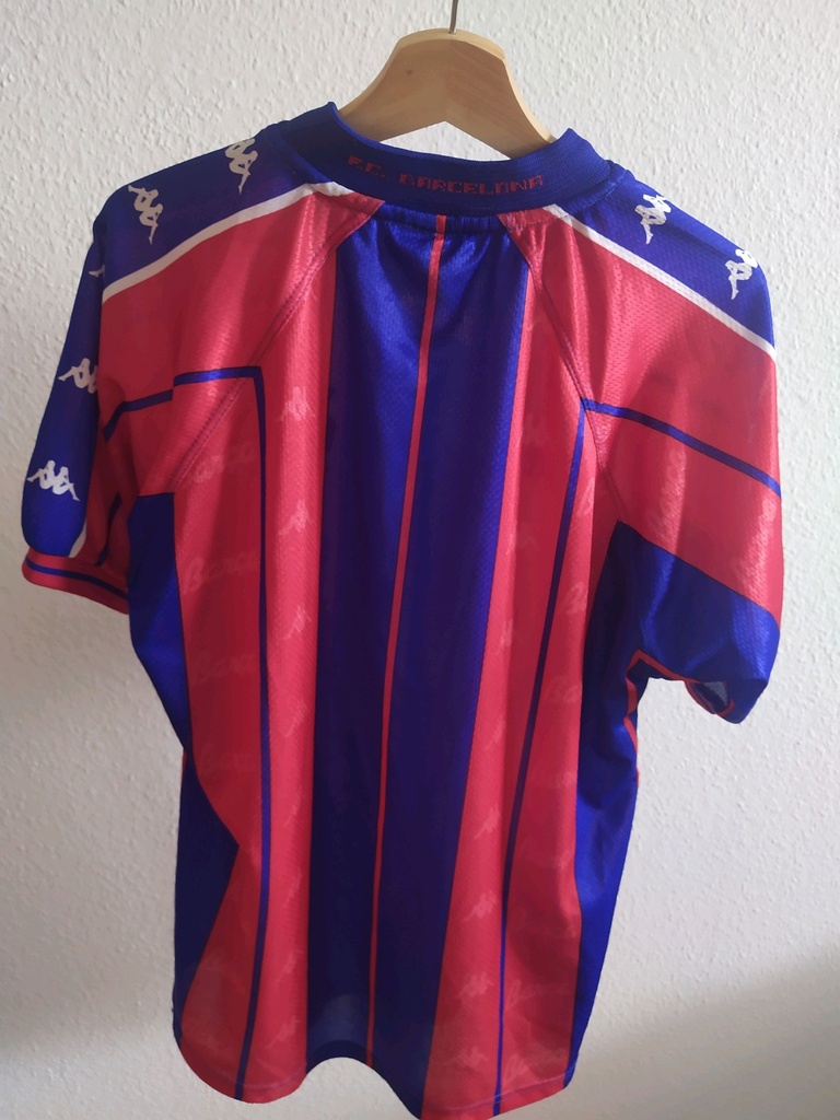Camiseta sin nombre