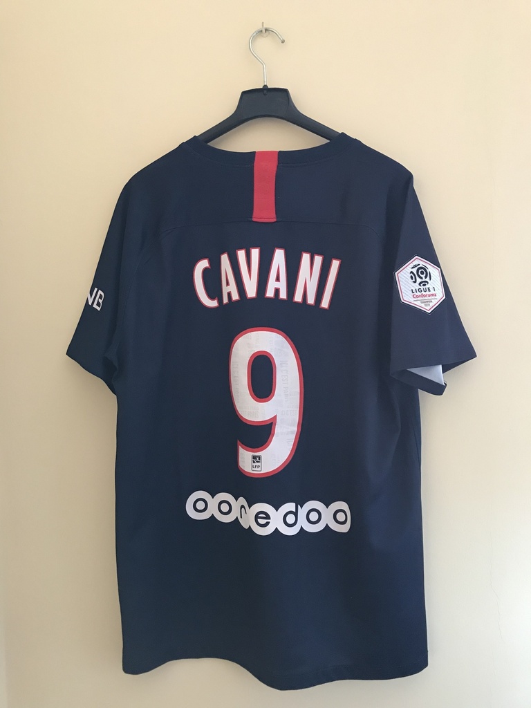 9 - Paris Saint-Germain - Cavani