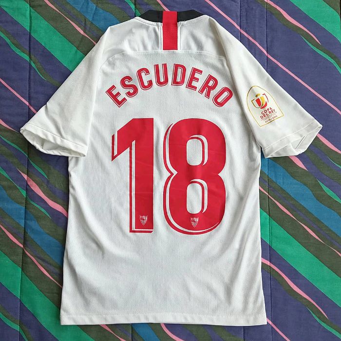 18 - Sevilla FC - ESCUDERO