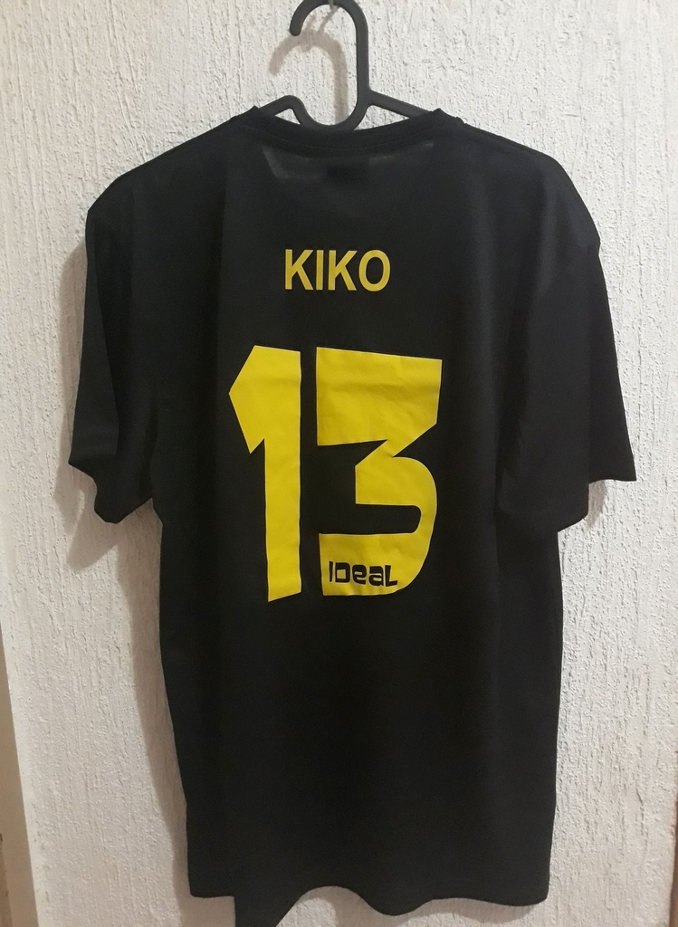 Camiseta sin nombre