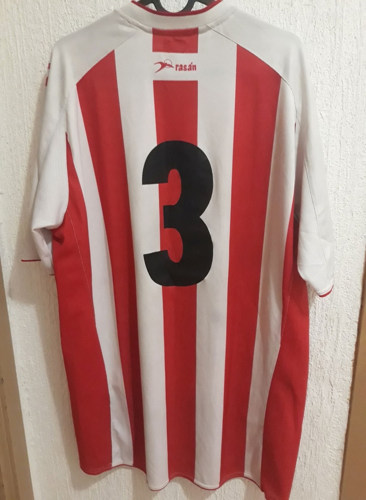 Camiseta sin nombre