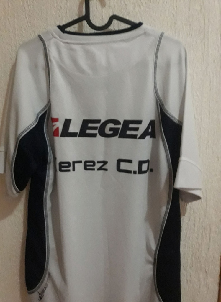 Camiseta sin nombre
