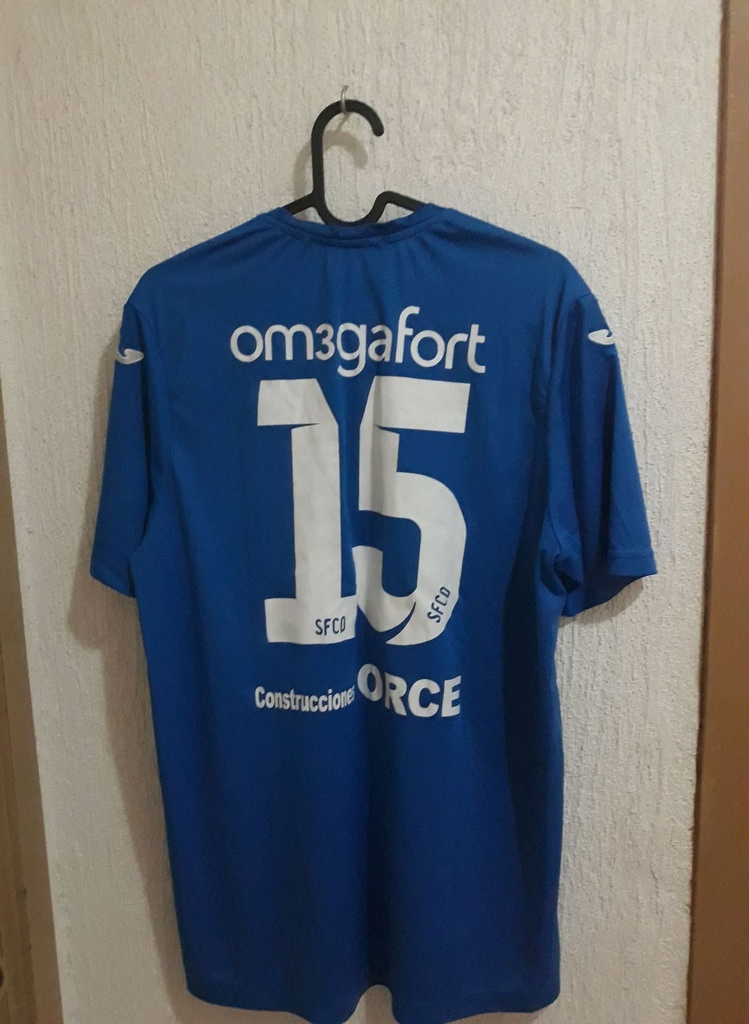 Camiseta sin nombre