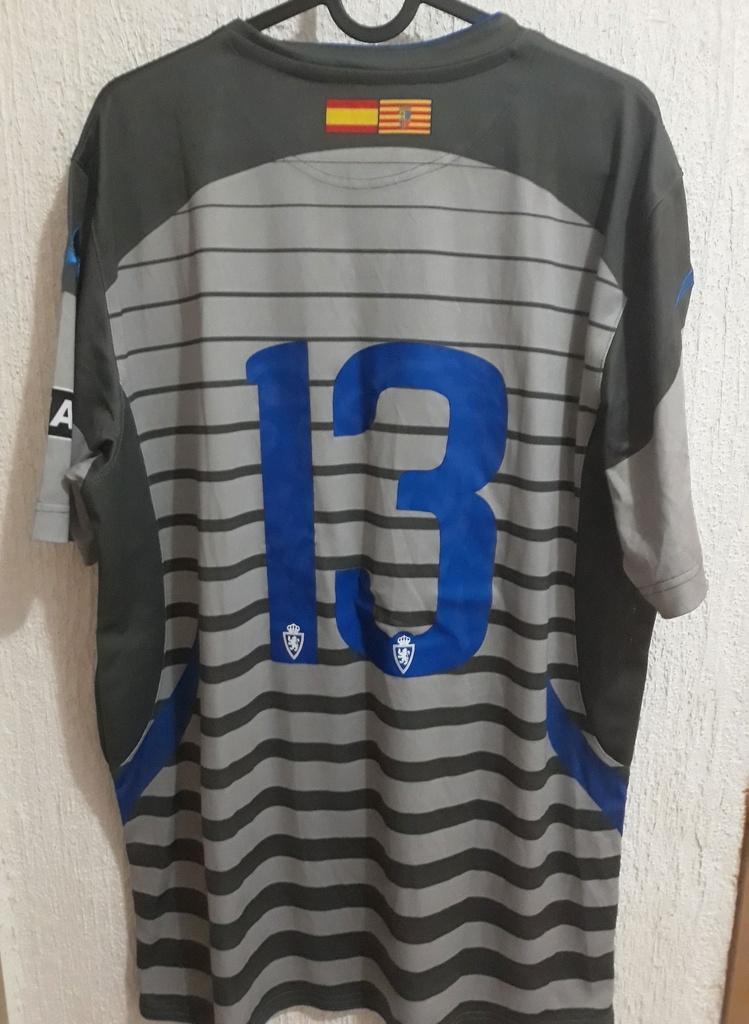 Camiseta sin nombre