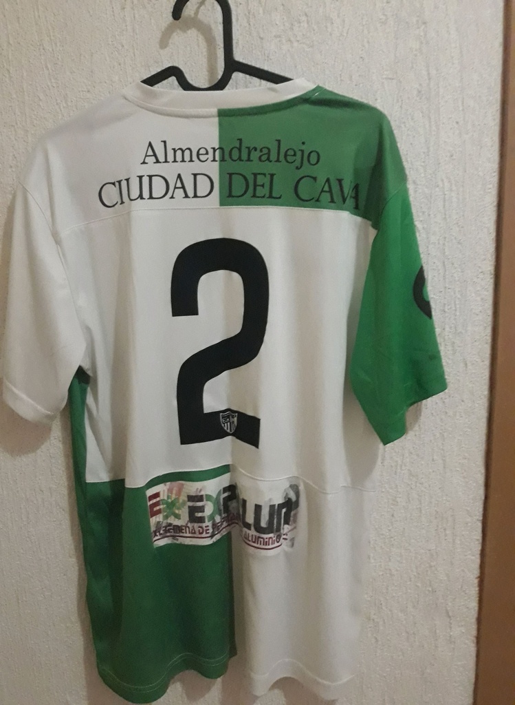 Camiseta sin nombre